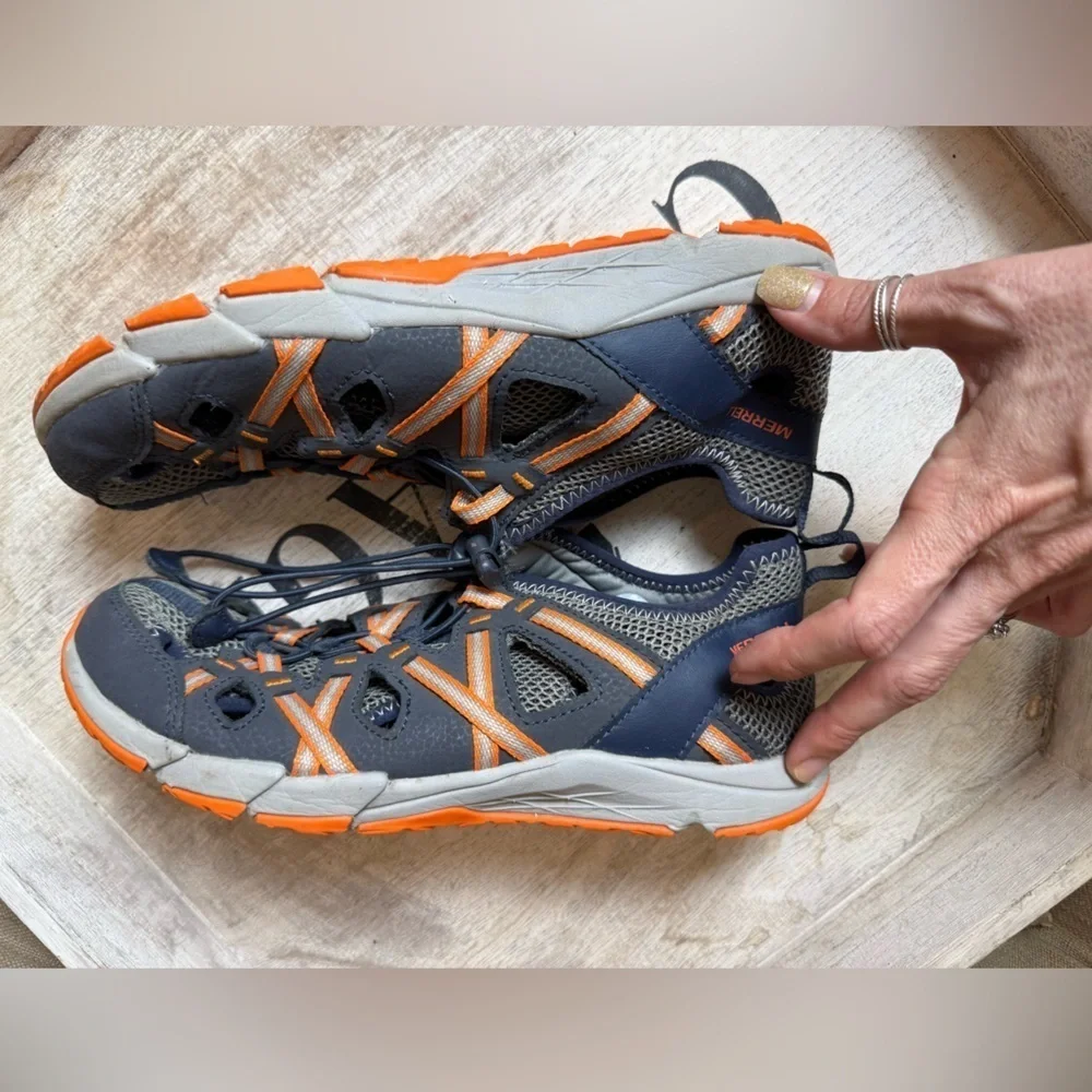 Merrell Kids Water Shoes - Navy and Orange size 7 choprock